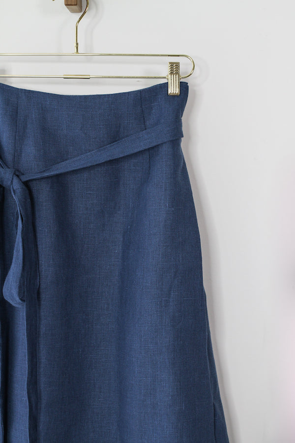EVERYDAY BEAUTIFUL A-LINE APRON WRAP SKIRT IN FRENCH BLUE LINEN