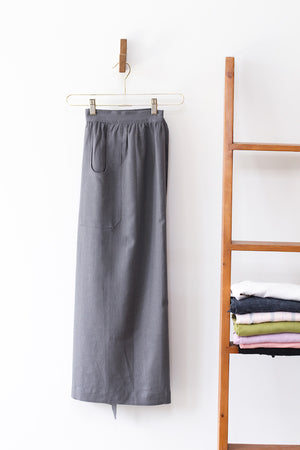 CHAMBER APRON IN GREY LINEN