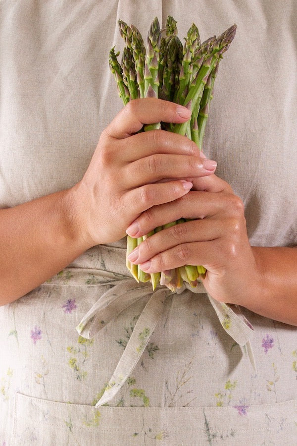 CAFE APRON IN HERB LINEN