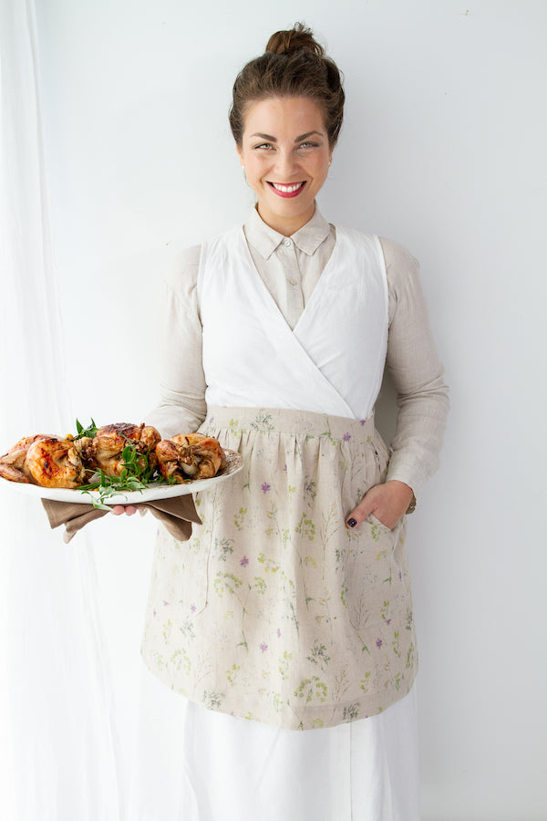 CUISINE APRON DRESS IN WHITE LINEN