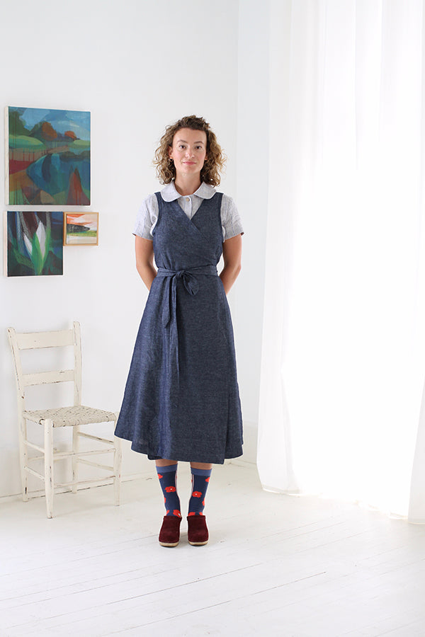 CUISINE APRON DRESS IN INDIGO CHAMBRAY LINEN