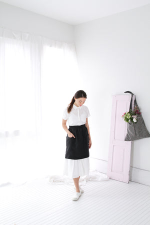 HOSTESS APRON IN BLACK LINEN