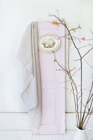 LINEN PICNIC BLANKET SCARF IN NATURAL GINGHAM