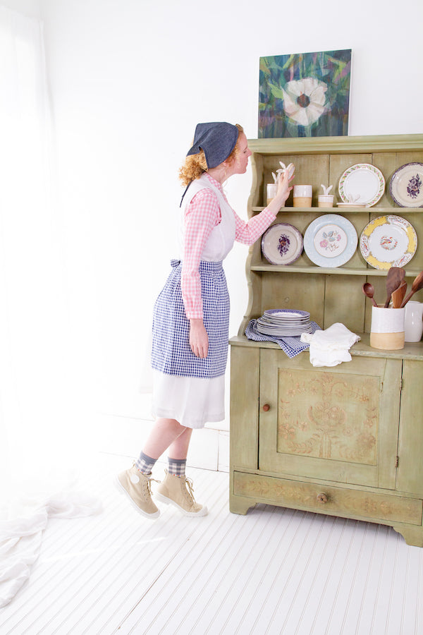 HOSTESS APRON IN BLUE GINGHAM LINEN