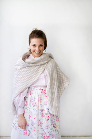 LINEN PICNIC BLANKET SCARF IN NATURAL GINGHAM