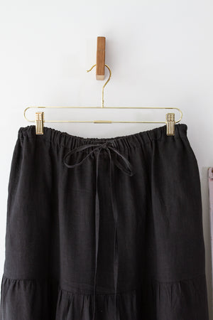 TIERED A-LINE MIDI SKIRT (black linen)